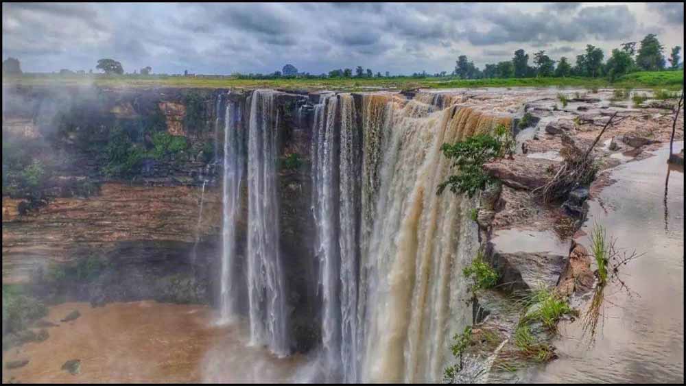 पन्ना के बृहस्पति कुंड में बनेगा प्रदेश का पहला ग्लास ब्रिज, टूरिस्ट करीब से निहार सकेंगे जलप्रपात, कलेक्टर ने भेजा प्रस्ताव