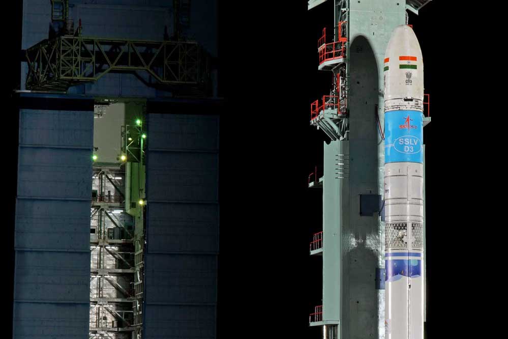 ISRO ने कर एक ओर कर दिखाया कमाल, लॉन्च किया SSLV मिशन का अंतिम रॉकेट