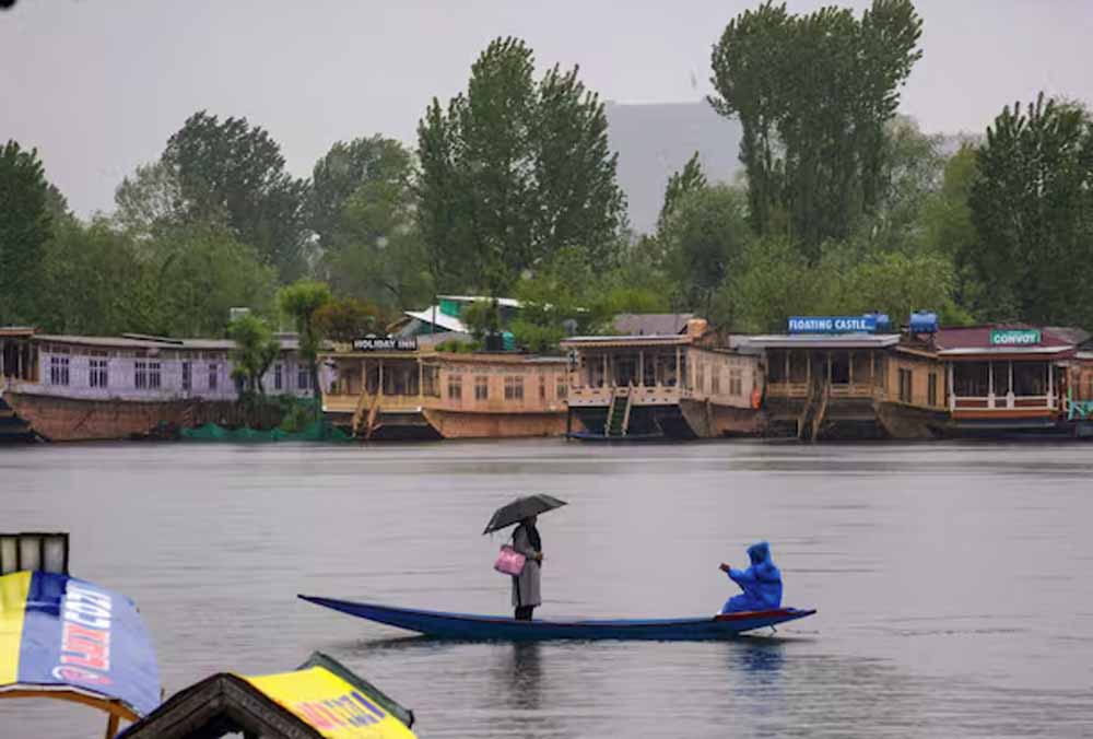 जम्मू-कश्मीर विधानसभा चुनाव में कोई मतदाता नहीं छूट जाए, डल झील में बनाए जाएंगे तैरते हुए मतदान केंद्र