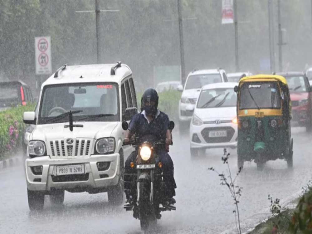 देशभर में मॉनसून सक्रिय है और झमाझम बारिश, यूपी में अगले सात दिनों तक होगी भारी बारिश