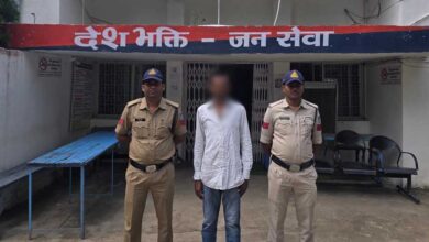 जिला बदर आदतन अपराधी संतोष पटेल कोतवाली पुलिस द्वारा गिरफ्तार