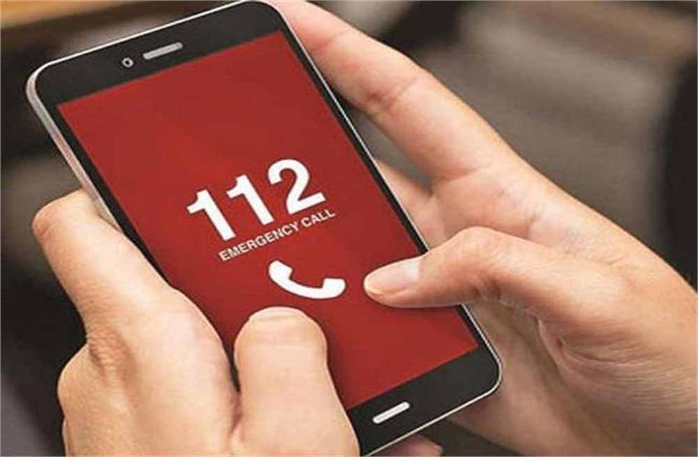 मेरठ में बेहद हैरान कर देने वाला मामला सामने आया, DIAL-112 पर कॉल कर फंदे पर लटक गया शख्स, बचाई जान