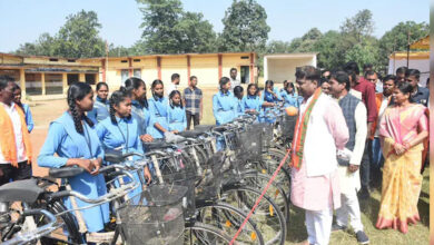 मंत्री केदार कश्यप ने कहा 12वीं की टॉपर छात्रा को मिलेगी स्कूटी