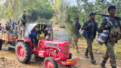 मुठभेड़ के बाद सफलता का जवानों ने सुकमा में मनाया जश्‍न, हाथ में हथियार लेकर किया डांस