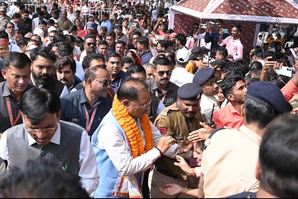 छत्तीसगढ़-जशपुर में केंद्रीय मंत्री की पदयात्रा शुरू, जनजातीय गौरव दिवस समारोह में मनसुख मांडविया शामिल