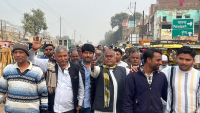 नगर परिषद के विस्थापित दुकानदारों को निशुल्क दुकानें निर्माण कर दी जाए।  दुकानदार यूनियन