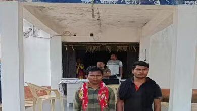 बीजापुर पुलिस ने 10 हजार के इनामी कमांडर सहित तीन नक्सलियों को किया गिरफ्तार