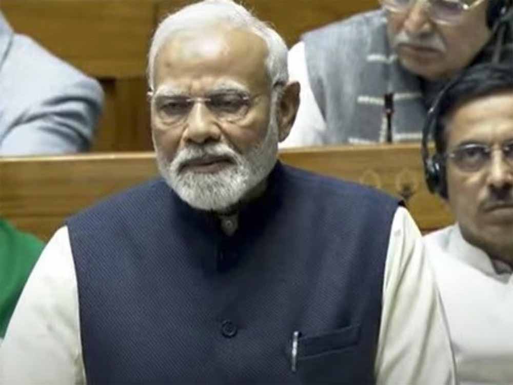 लोकसभा से पीएम मोदी का कांग्रेस पर हमला, एक परिवार ने संविधान को चोट पहुंचाने में कोई कसर नहीं छोड़ी