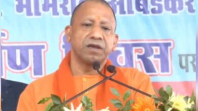 बांग्लादेश में हिंदुओं पर हो रहे अत्याचार पर संविधान की प्रति दिखाकर ढोंग करने वाले मौन क्यों : सीएम योगी