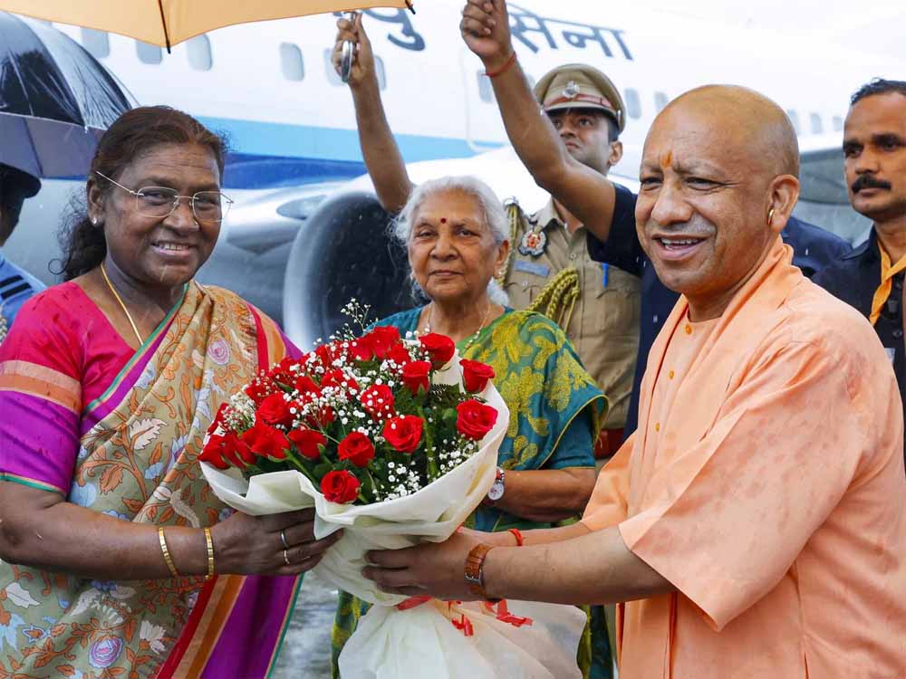 राष्ट्रपति द्रोपदी मुर्मू आज बरेली में आईवीआरआई और गोरखपुर में AIIMS के दीक्षांत समारोह में होंगी शामिल राष्ट्रपति द्रोपदी मुर्मू आज बरेली में आईवीआरआई और गोरखपुर में AIIMS के दीक्षांत समारोह में होंगी शामिल