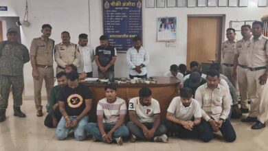 दुर्ग में 18 जुआरियों को पुलिस ने किया गिरफ्तार