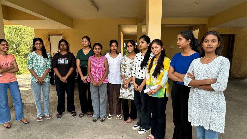 केटीयू में छात्राओं के साथ अभद्रता,  कार्रवाई नहीं होने पर आक्रोशितों ने किया प्रदर्शन