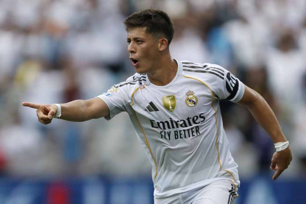 10 खिलाड़ियों के साथ रियल मैड्रिड ने पचुका को 3-1 से हराया