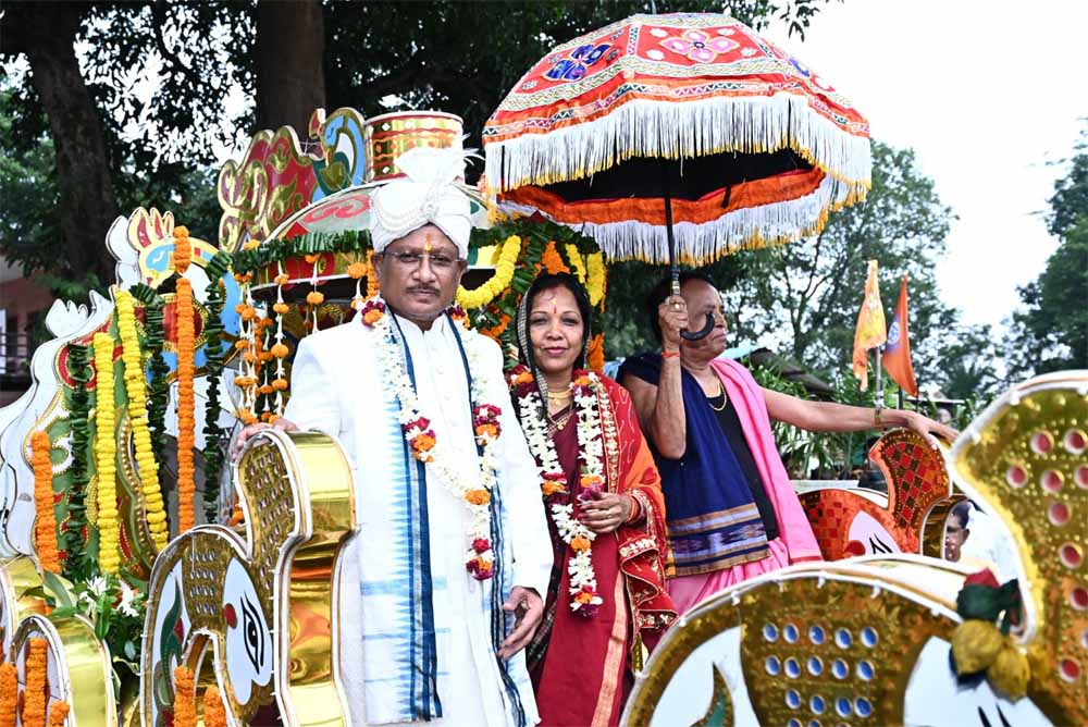 परंपरागत श्रद्धा-भक्ति और उल्लास के वातावरण में निकाली गई भव्य रथयात्रा परंपरागत श्रद्धा-भक्ति और उल्लास के वातावरण में निकाली गई भव्य रथयात्रा