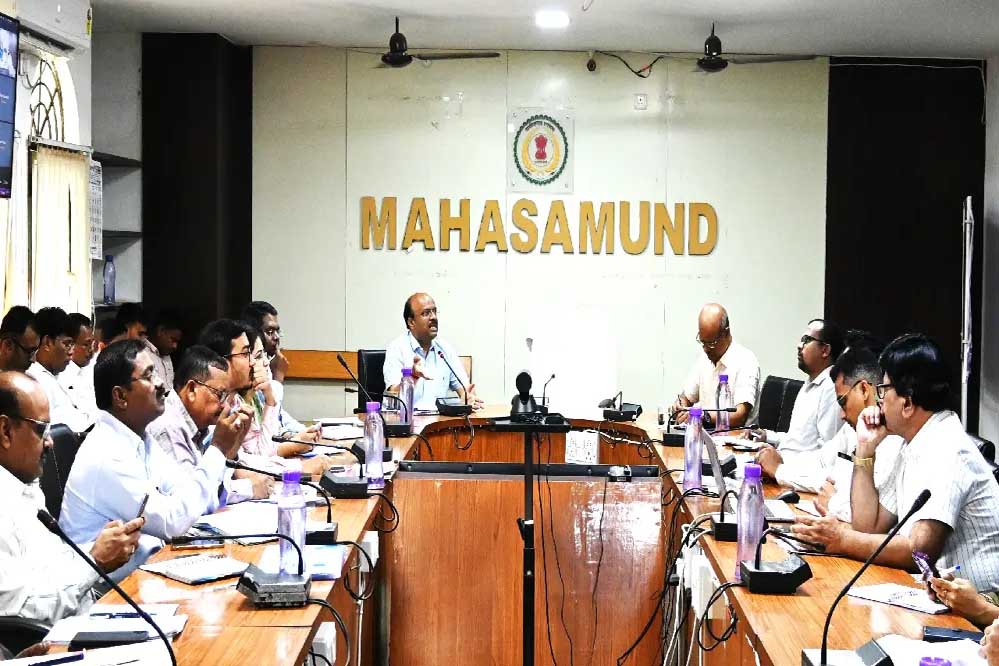 महासमुंद : सीईओ श्री एस आलोक ने जन चौपाल में सुनी आम जनों की समस्याएं