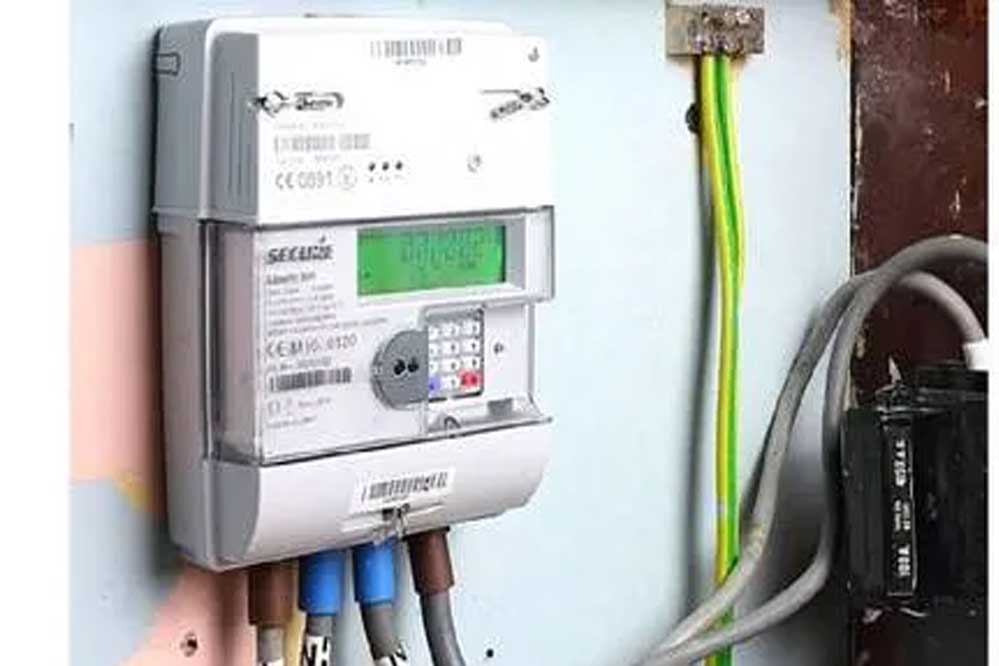 बिजली खपत कम करेंगे तो बिल भी कम ही आएगा, रीडिंग में भी कोई गड़बड़ी नहीं हो रही