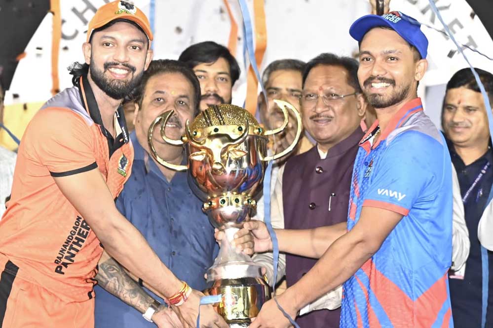 रायपुर : मुख्यमंत्री ने छत्तीसगढ़ क्रिकेट प्रीमियर लीग की विजेता टीमों को सौंपा विनर्स कप रायपुर : मुख्यमंत्री ने छत्तीसगढ़ क्रिकेट प्रीमियर लीग की विजेता टीमों को सौंपा विनर्स कप