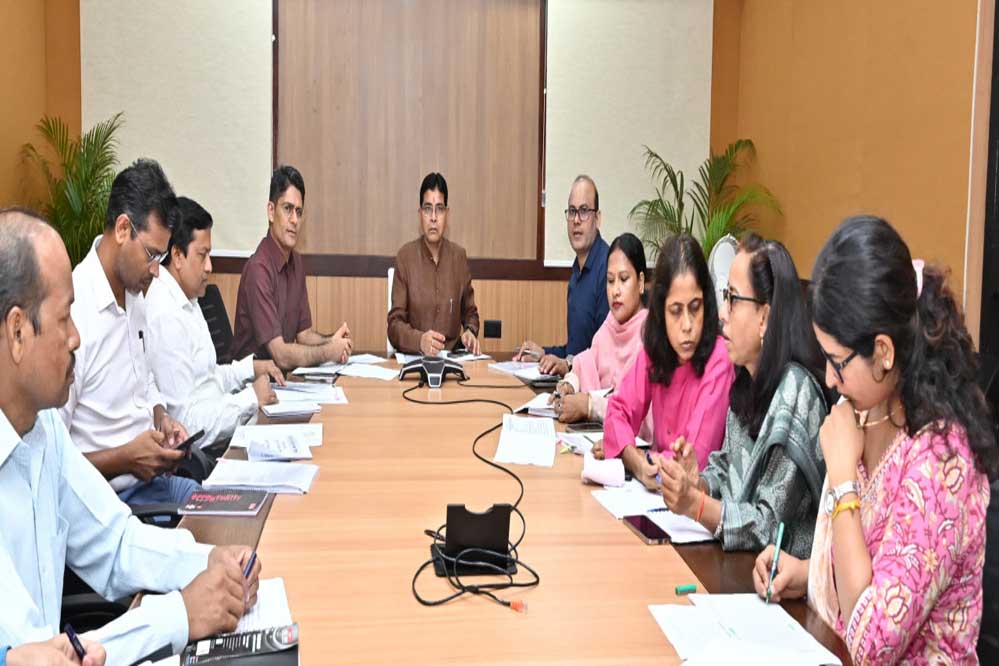 रायपुर : राजस्व प्रकरणों का समय-सीमा में निराकरण नहीं करने वाले अधिकारियों पर होगी अनुशासनात्मक कार्यवाही: मंत्री वर्मा