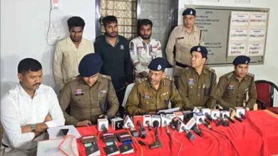 राजधानी के टिकरापारा में चोरी-छिपे सालों से रह रहे बांग्लादेशी परिवार को पुलिस ने किया गिरफ्तार