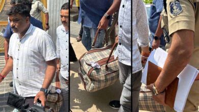 प्रॉपर्टी डीलर से मारपीट: रोहित तोमर के घर पहुंची पुलिस ने सोना के साथ लाखों का कैश किया जब्त