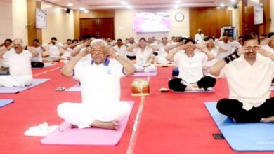 राज्यपाल मंगुभाई पटेल के नेतृत्व में राजभवन में हुआ सामूहिक योगाभ्यास