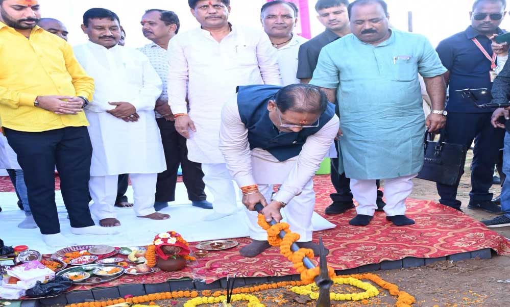 मुख्यमंत्री  साय ने कुनकुरी में 250 सीटर नालंदा परिसर का किया भूमिपूजन: लाइब्रेरी में होगी इंडोर और आउटडोर अध्ययन की व्यवस्था