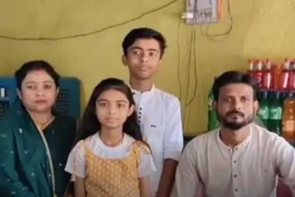 कोरिया : डोर टू डोर सर्वे करते हुए वंचित वर्ग का चिन्हांकन कर योजनाओं से लाभ प्रदान करें – श्रीमती चंदन