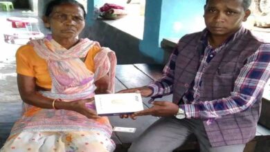 रायपुर : मुख्यमंत्री कैंप कार्यालय की पहल से श्रवण दोष पीड़ित बुंदा लकड़ा को मिला श्रवण यंत्र