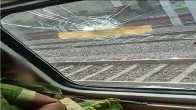 भोपाल से दिल्ली जा रही शताब्दी एक्सप्रेस पर फिर हुआ पथराव, सी-4 कोच का कांच टूटा; एक हफ्ते में यह चौथी घटना