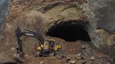 इंदौर-इच्छापुर नेशनल हाईवे पर निर्माणाधीन टनल का हिस्सा गिरा, 2 मजदूर की मौत, एक घायल