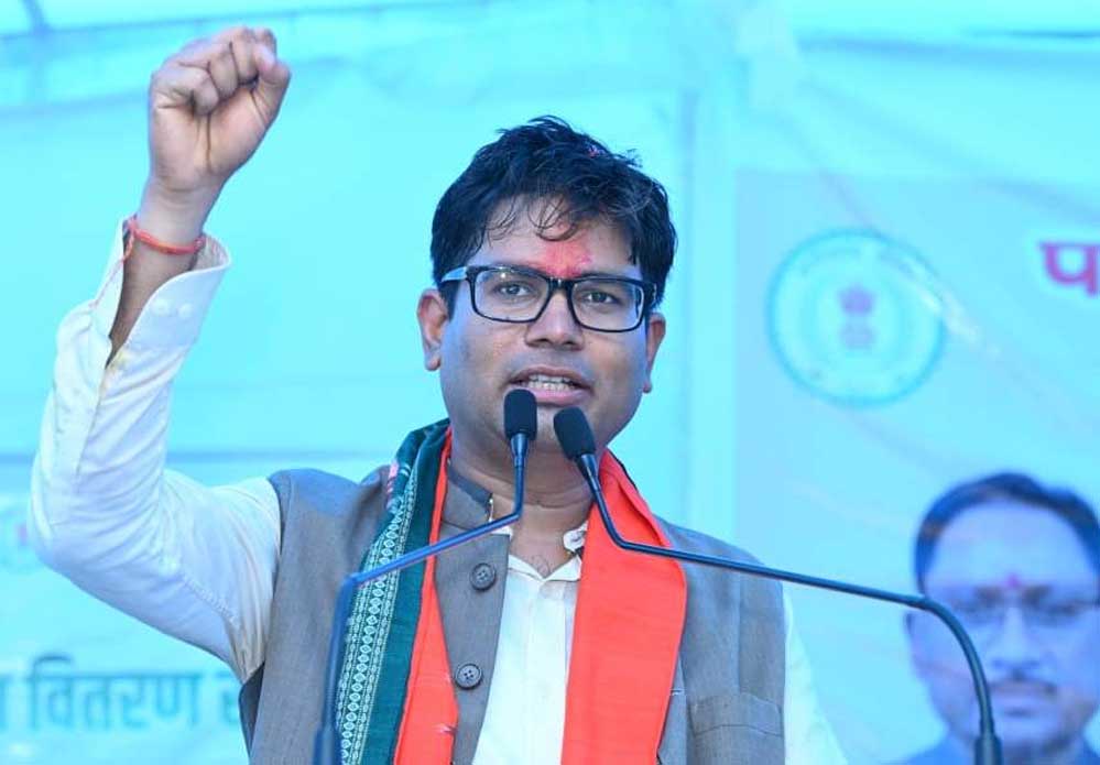 तमनार में आयोजित जिला स्तरीय पशु मेला में शामिल हुए वित्त मंत्री ओ.पी. चौधरी तमनार में आयोजित जिला स्तरीय पशु मेला में शामिल हुए वित्त मंत्री ओ.पी. चौधरी