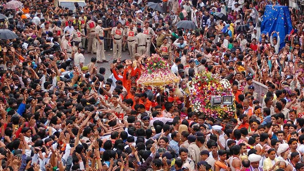 श्रावण माह इस वर्ष महाकाल की सवारियों को विशेष बनाने के लिए प्रत्येक सवारी की अलग-अलग थीम रखी जाएगी