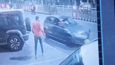 भोपाल में तेज रफ्तार कार ने 3 दोस्तों को रौंदा, एक की हालत गंभीर