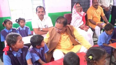 पढ़ाई ठीक से करना है न… मोबाइल ज्यादा नहीं देखना: मुख्यमंत्री  विष्णु देव साय