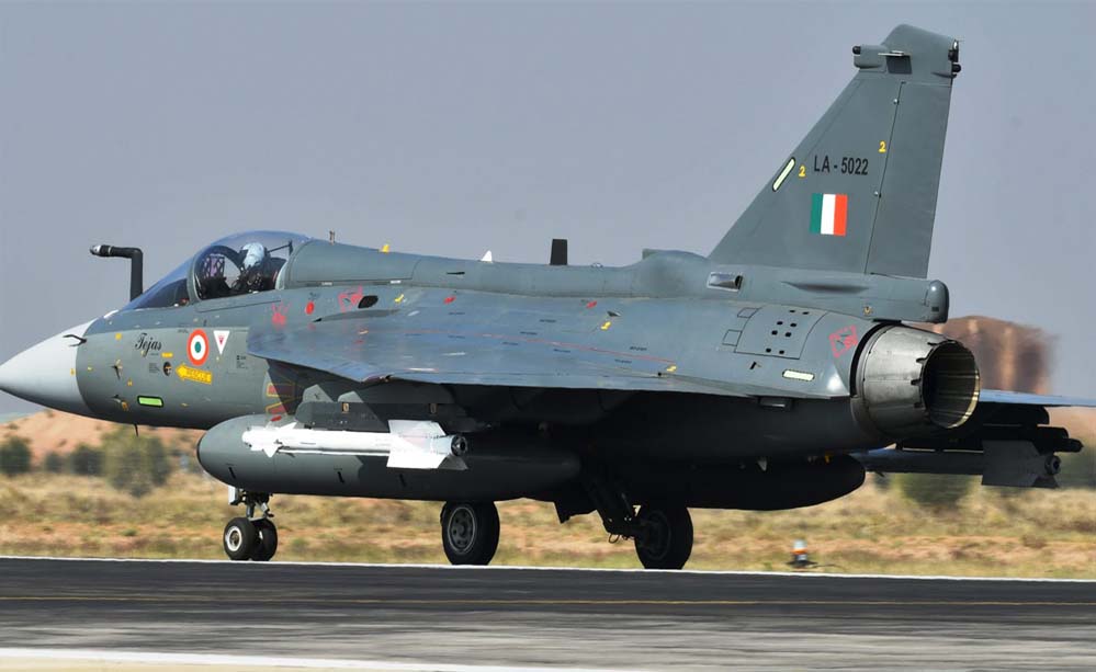भारतीय वायुसेना को इसी महीने मिलने जा रहा पहला Tejas Mk1A, अब स्वदेशी फाइटर जेट से करेंगे Air Strikes