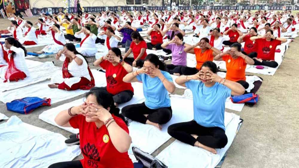 अंतराष्ट्रीय योग दिवस पर रायपुर स्थित भारतीय योग संस्थान में दो दिवसीय महोत्सव का आयोजन