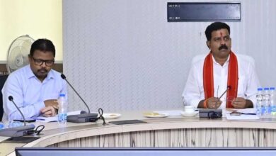 गृहमंत्री ने अधिकारियों को कई निर्देश दिए, गोतस्करों की संपत्ति जब्त कर उसे निलाम की जाये गृहमंत्री ने अधिकारियों को कई निर्देश दिए, गोतस्करों की संपत्ति जब्त कर उसे निलाम की जाये