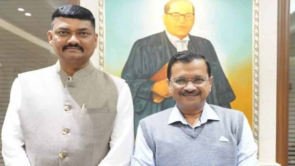 कौन हैं उमेश मकवाना? जिन्‍होंने दो दिन में AAP की खुशी छीन ली!