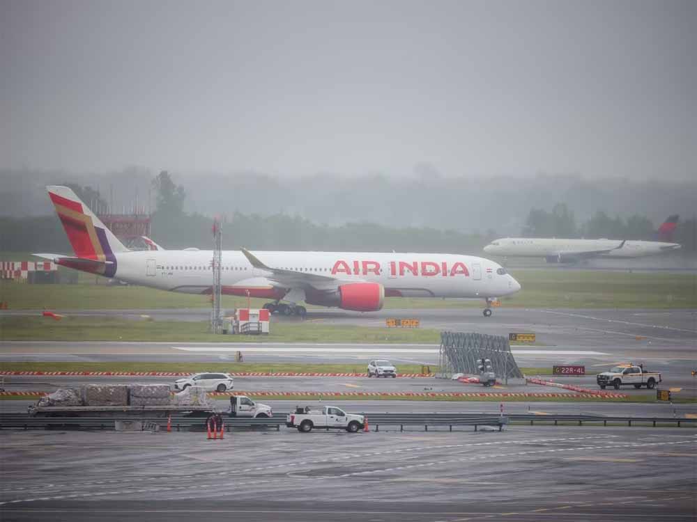 अहमदाबाद में बड़ा विमान हादसा, ऐसा ही हादसा 37 साल पहले हुआ था, तब भी हुई थी 100 से ज्यादा मौत