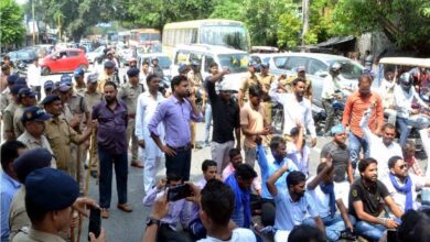 चंद्रशेखर को रोके जाने पर भड़के भीम आर्मी कार्यकर्ता, सड़क पर उतरा गुस्सा