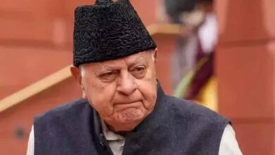 सत्ताधारी नेशनल कॉन्फ्रेंस जम्मू-कश्मीर को जल्द ही राज्य का दर्जा न मिलने पर सर्वोच्च न्यायालय का दरवाजा खटखटाएगी सत्ताधारी नेशनल कॉन्फ्रेंस जम्मू-कश्मीर को जल्द ही राज्य का दर्जा न मिलने पर सर्वोच्च न्यायालय का दरवाजा खटखटाएगी