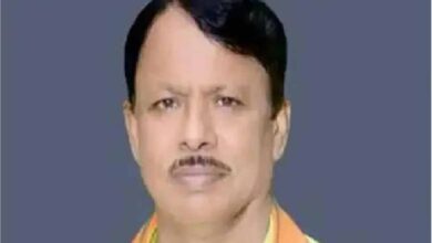 भाजपा ने  गोंडा BJP अध्यक्ष अमर किशोर कश्यप को पद हटाते हुए पार्टी से निष्कासित कर दिया