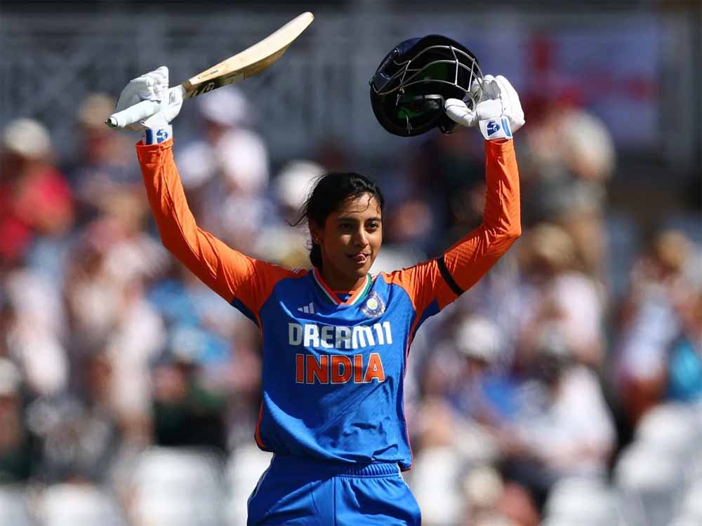 स्मृति मंधाना सभी प्रारूपों में शतक बनाने वाली पहली भारतीय महिला खिलाड़ी बनीं
