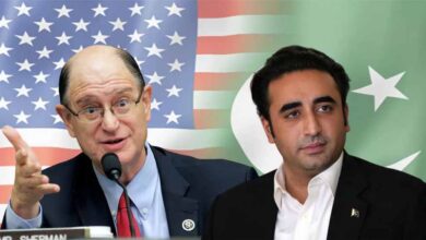 पाकिस्तान ने भी अपने दल को विदेश में भेजा है, लेकिन अब विदेश में इस दल की फजीहत हो रही