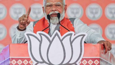 पीएम मोदी ने ओडिशा में एक भव्य रोड शो भी किया, जिसमें हजारों लोग शामिल हुए पीएम मोदी ने ओडिशा में एक भव्य रोड शो भी किया, जिसमें हजारों लोग शामिल हुए