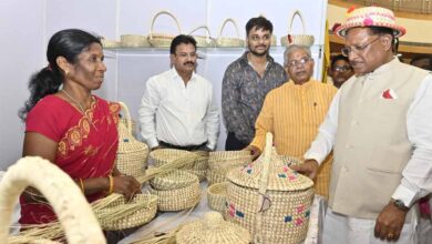 सीएम छत्तीसगढ़ हस्तशिल्प विकास बोर्ड की नवनियुक्त अध्यक्ष शालिनी राजपूत के पदभार ग्रहण समारोह में हुए शामिल सीएम छत्तीसगढ़ हस्तशिल्प विकास बोर्ड की नवनियुक्त अध्यक्ष शालिनी राजपूत के पदभार ग्रहण समारोह में हुए शामिल