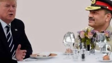 आसिम मुनीर की डोनाल्ड ट्रंप से मुलाकात की बहुत चर्चा, वाइट हाउस में लंच कराने की कीमत वसूली जा सकती है आसिम मुनीर की डोनाल्ड ट्रंप से मुलाकात की बहुत चर्चा, वाइट हाउस में लंच कराने की कीमत वसूली जा सकती है