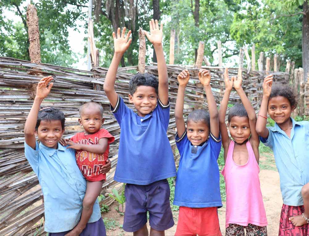 सुशासन की रोशनी से जगमगाया मुदवेंडी गांव, नियद नेल्लानार योजना बनी क्रांतिकारी बदलाव की वाहक