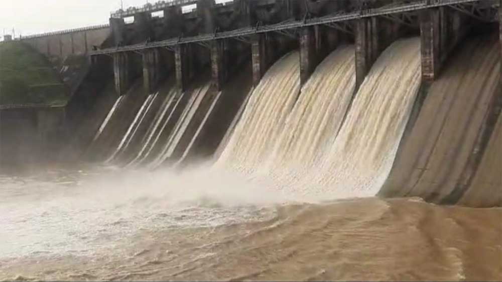 तवा डैम के तीन गेट खोले गए, निचले क्षेत्रों में बाढ़ का खतरा