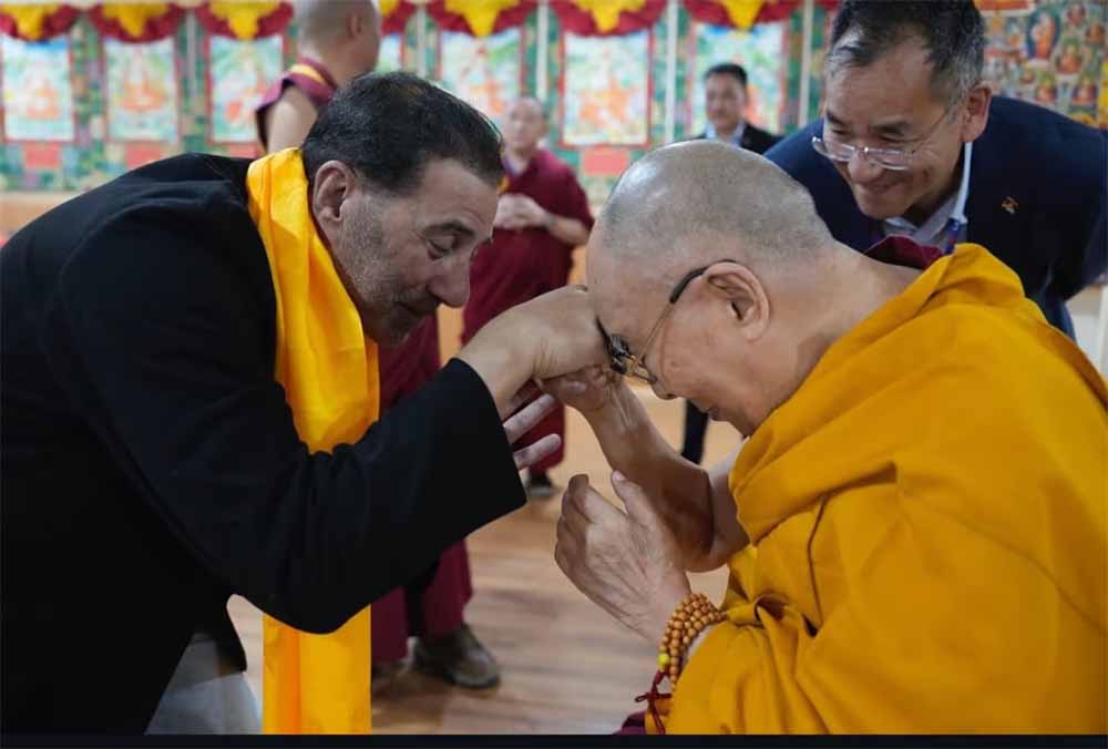 सनी देओल ने दलाई लामा से की मुलाकात